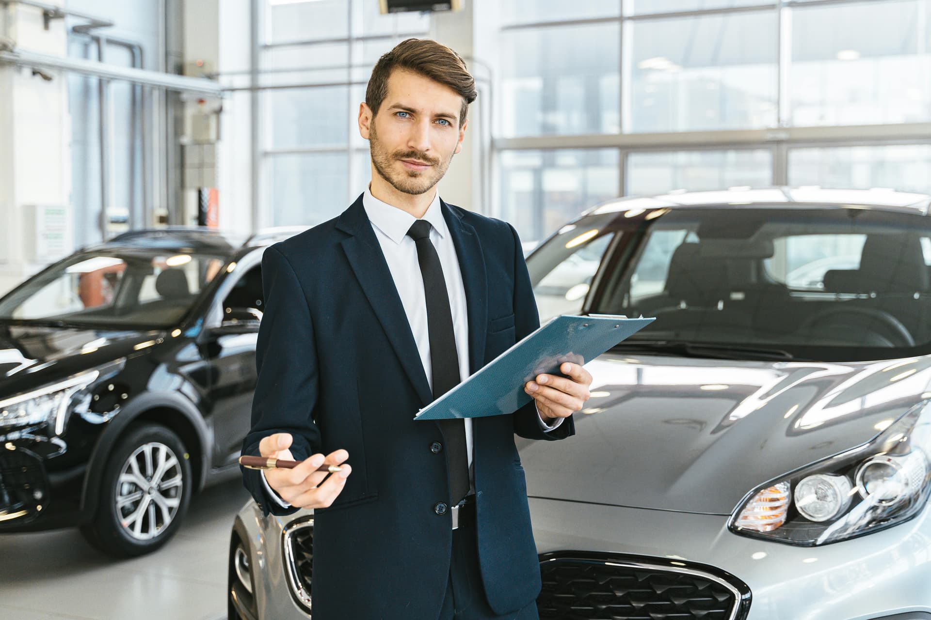 Echipa AutoMode - Specialiști în consultanță auto și import automobile din Europa